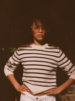 Women FRAME Cashmere Clean Crew in Navy Multi