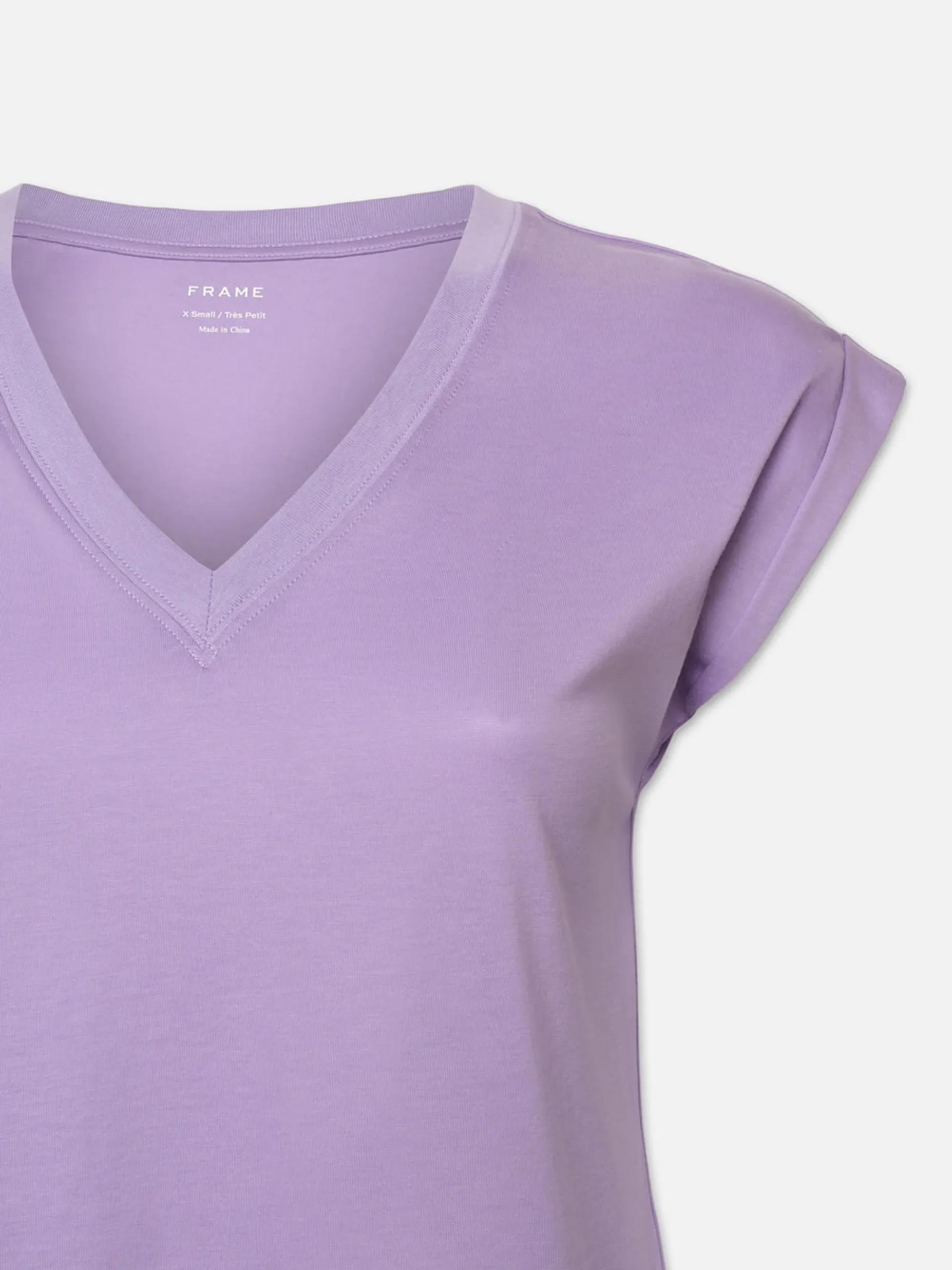 Women FRAME Easy V-Neck Tee in