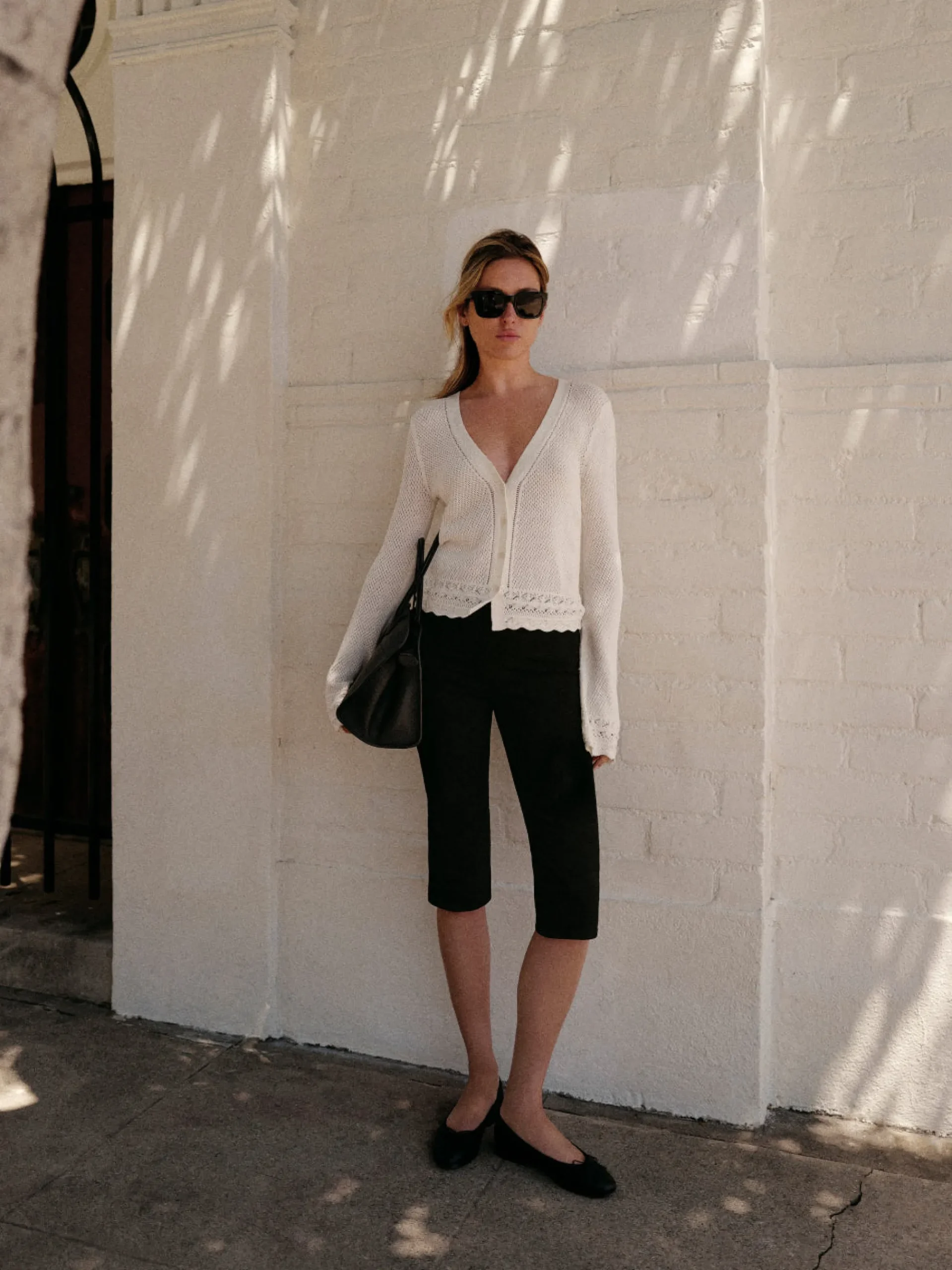 Women FRAME Jetset Capri in Sheen Noir