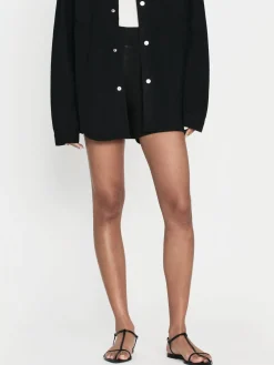 Women FRAME Jetset Short in Sheen Noir