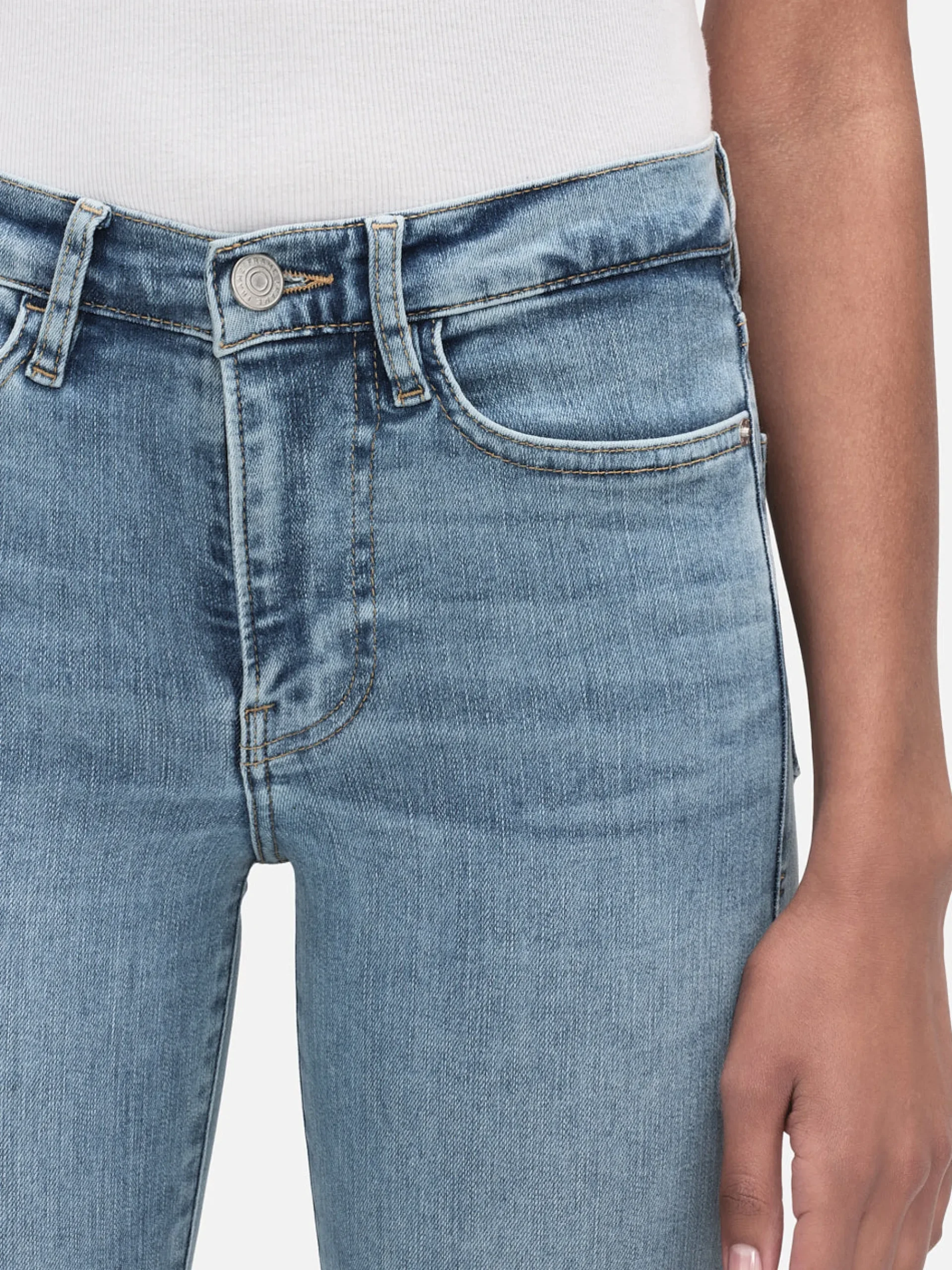 Women FRAME Le Easy Flare in