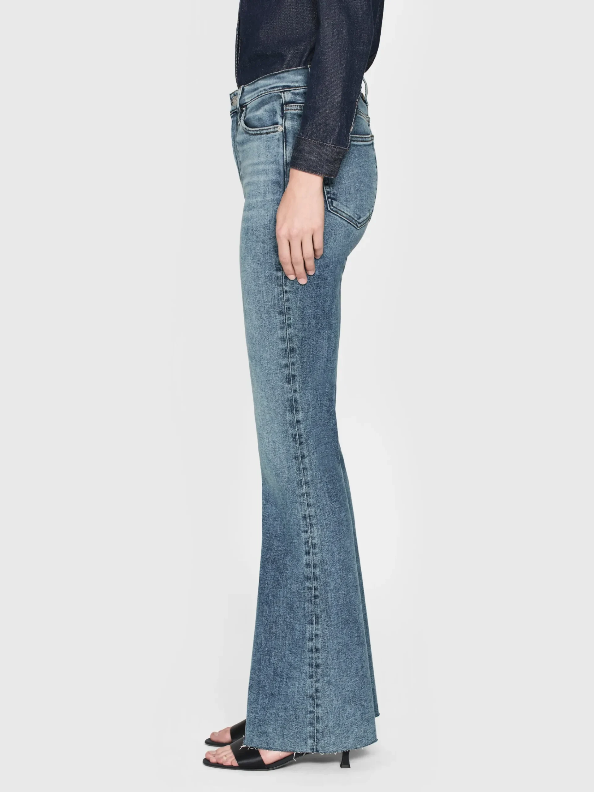 Women FRAME Le Easy Flare in Rowley Raw After