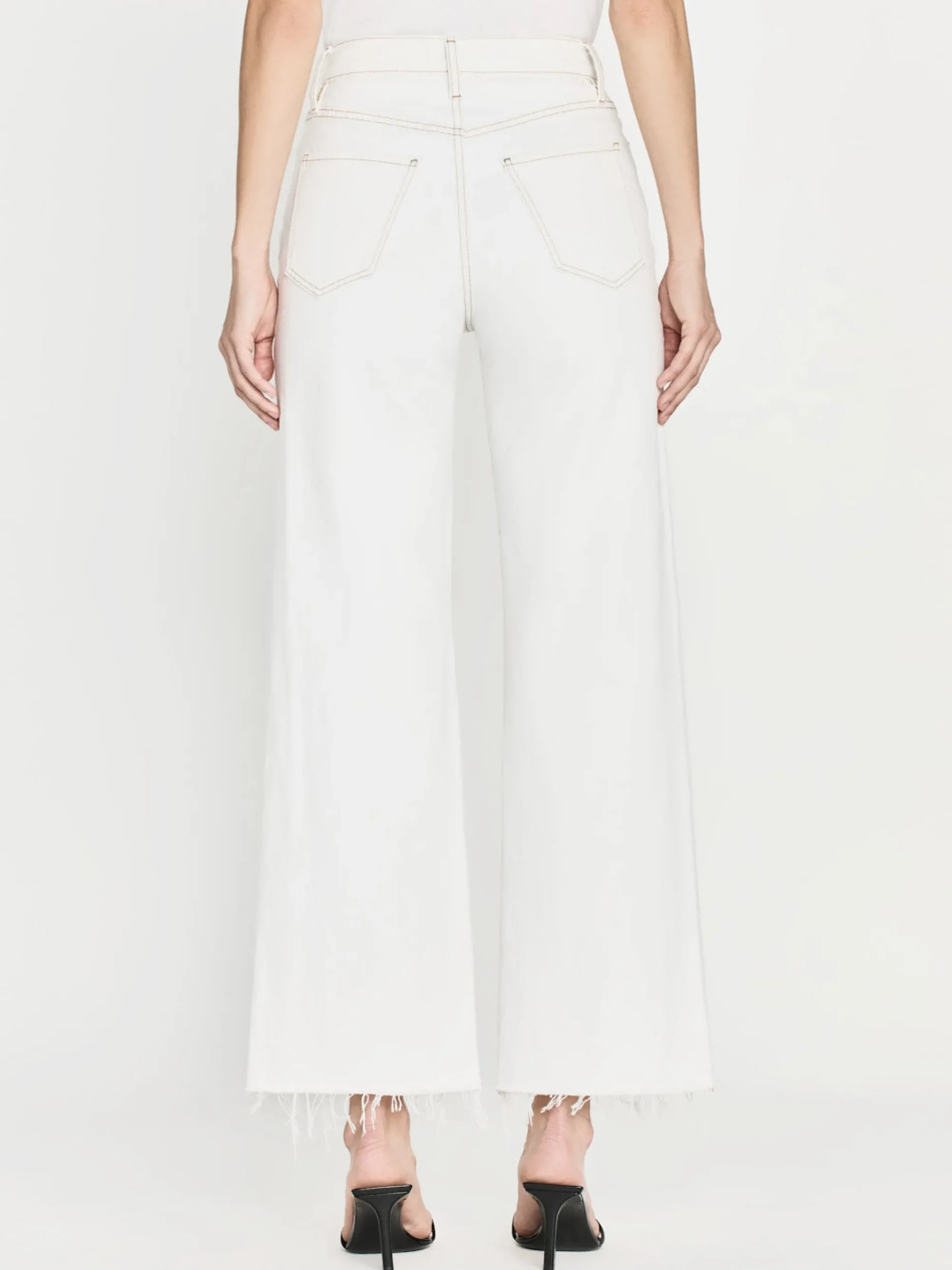 Women FRAME Le Jane Wide Crop Raw Fray in Au Natural Clean
