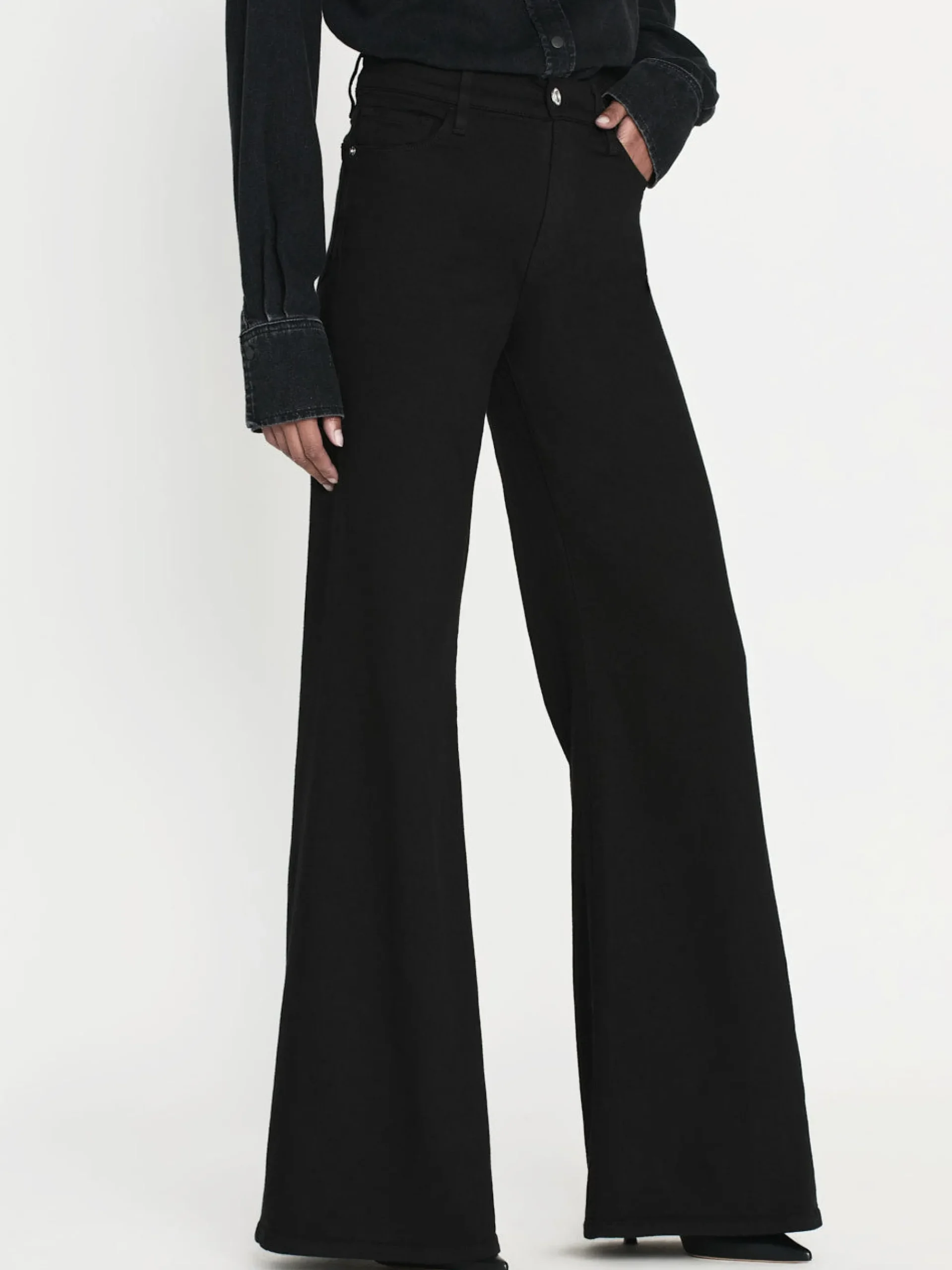 Women FRAME Le Palazzo in Film Noir