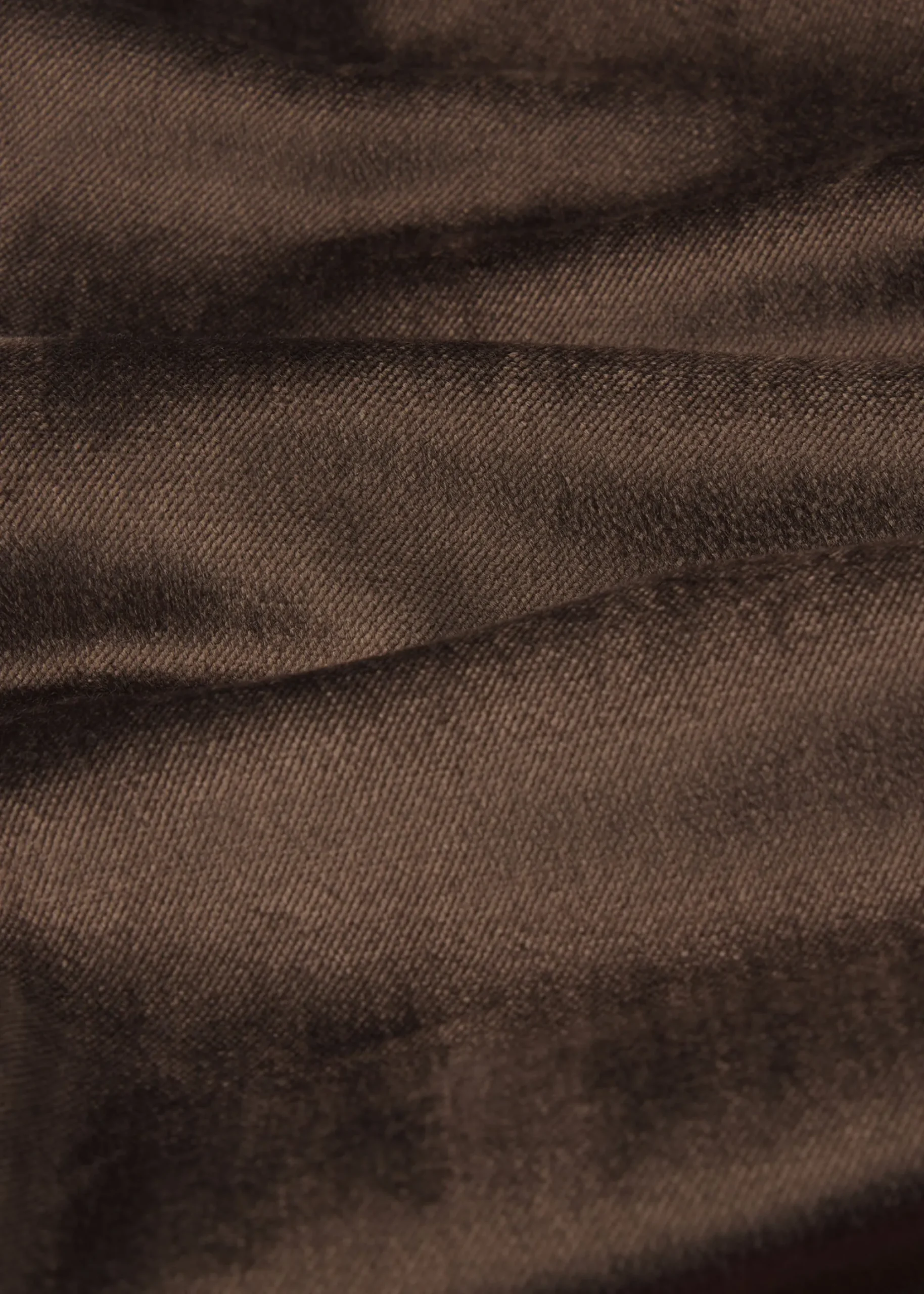 Women FRAME Le Sleek Straight Velveteen in Peppercorn Velvet