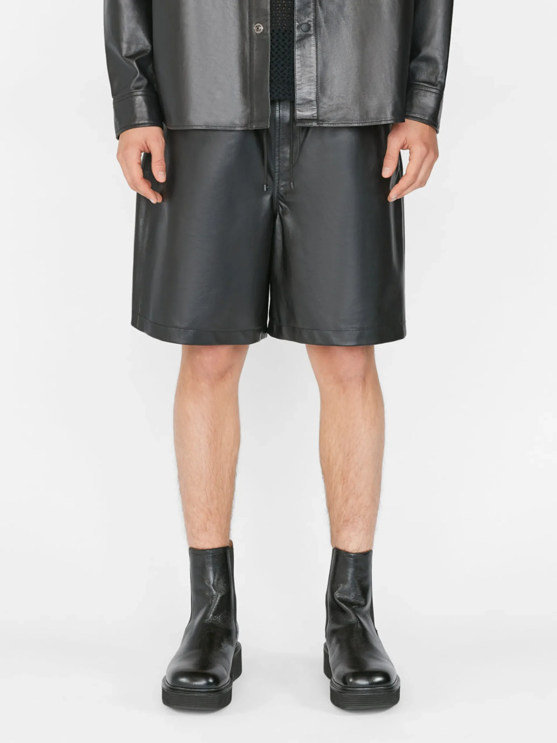 FRAME Leather Short in