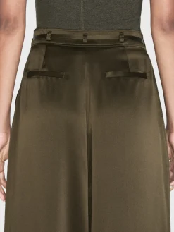 Women FRAME Long Silk Trouser in Rich Military