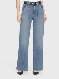 Women FRAME Modern Pocket Jean in