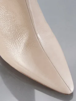 Women FRAME Odette Bootie in