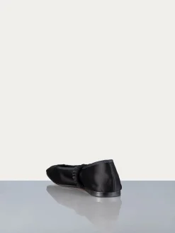 Women FRAME Odin Ballet Flat in