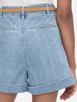 Women FRAME Pleated Wide Cuff Short in