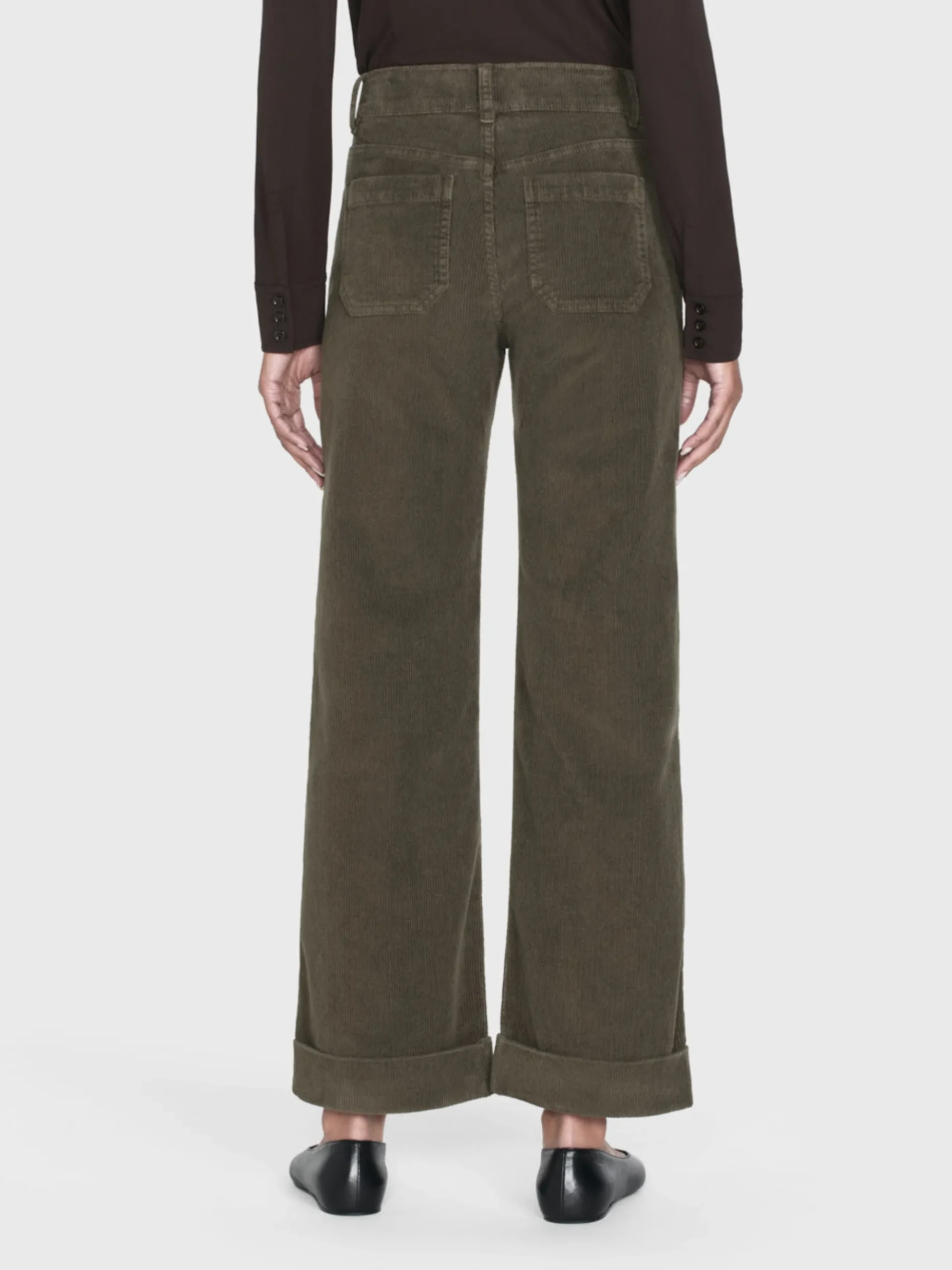 Women FRAME 70's Cropped Wide Leg Corduroy in Rich Military