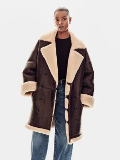 Women FRAME Shearling Cocoon Coat in