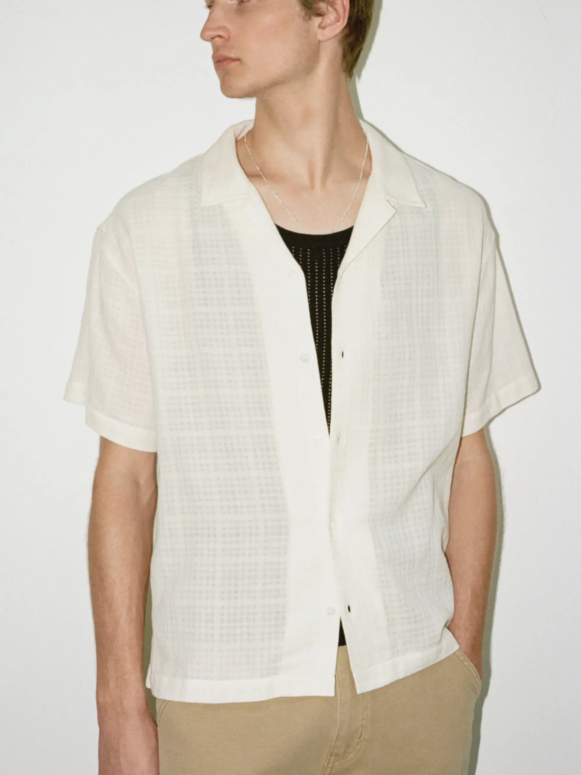 FRAME Short Sleeve Camp Collar Shirt in Off White