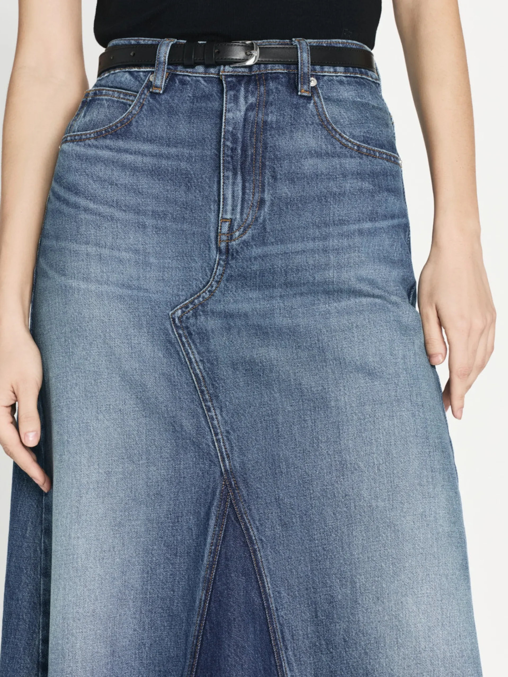 Women FRAME The Dorothy Skirt in