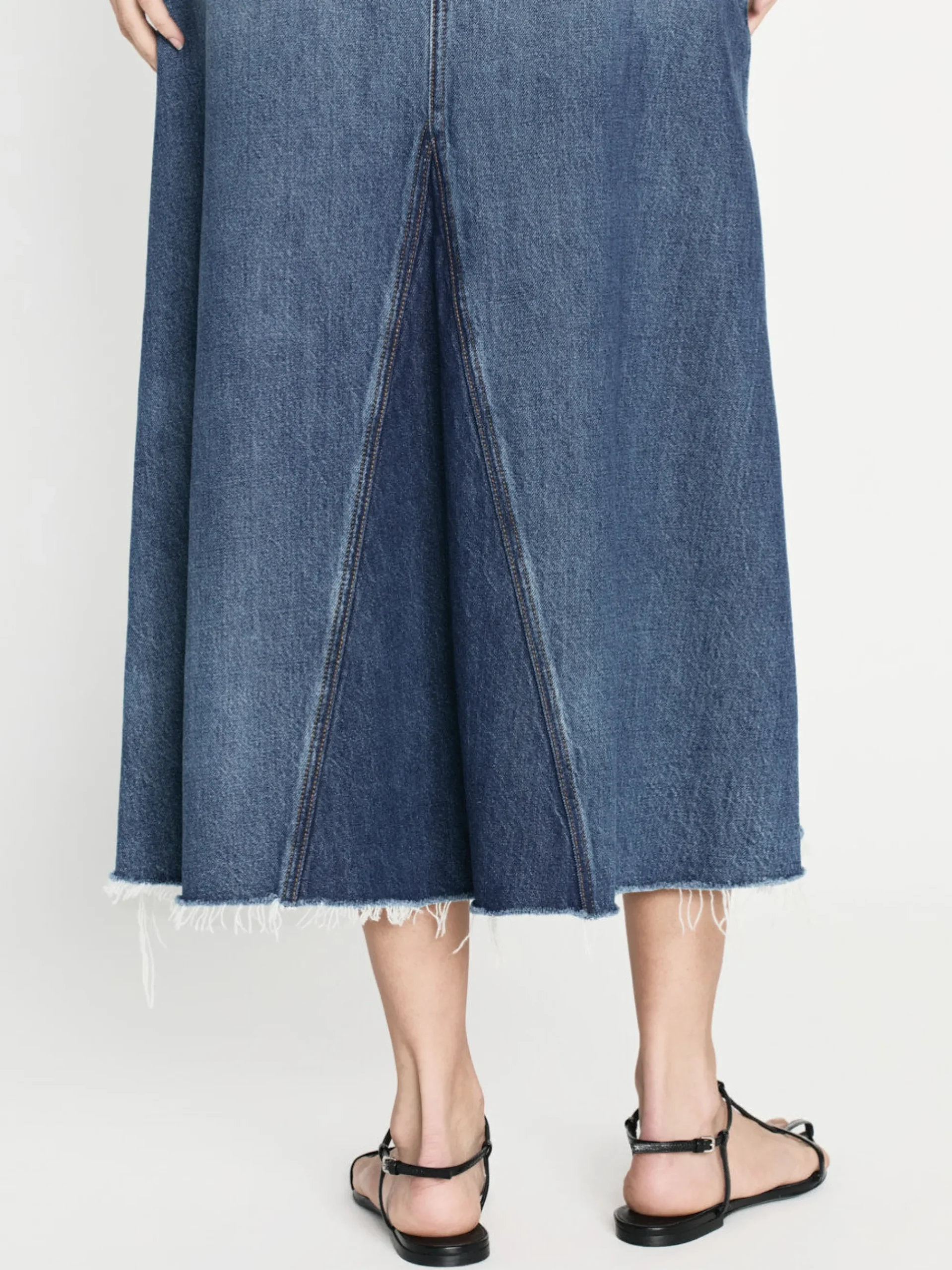 Women FRAME The Dorothy Skirt in