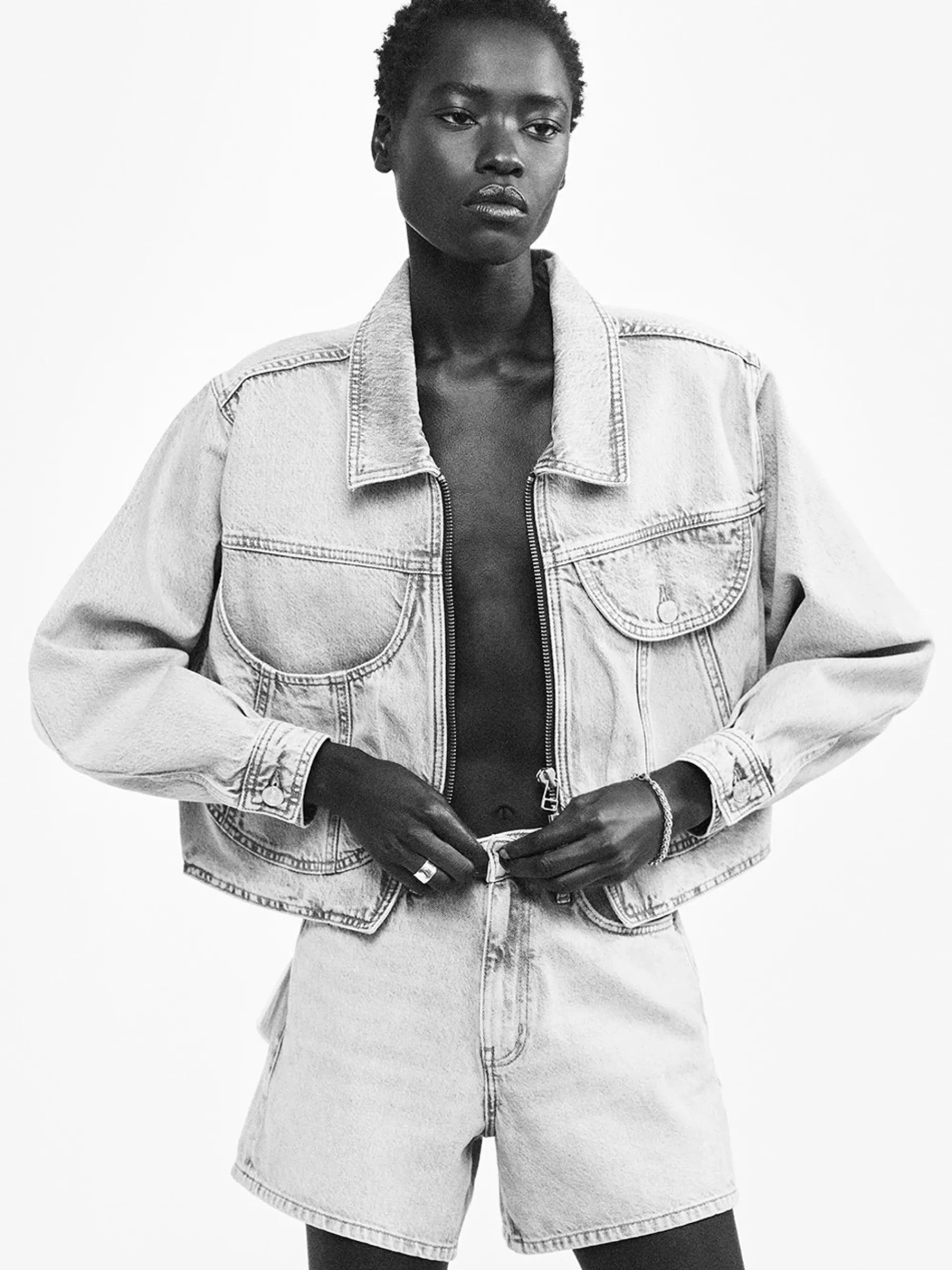 Women FRAME The Easy Short in Fizz Indigo