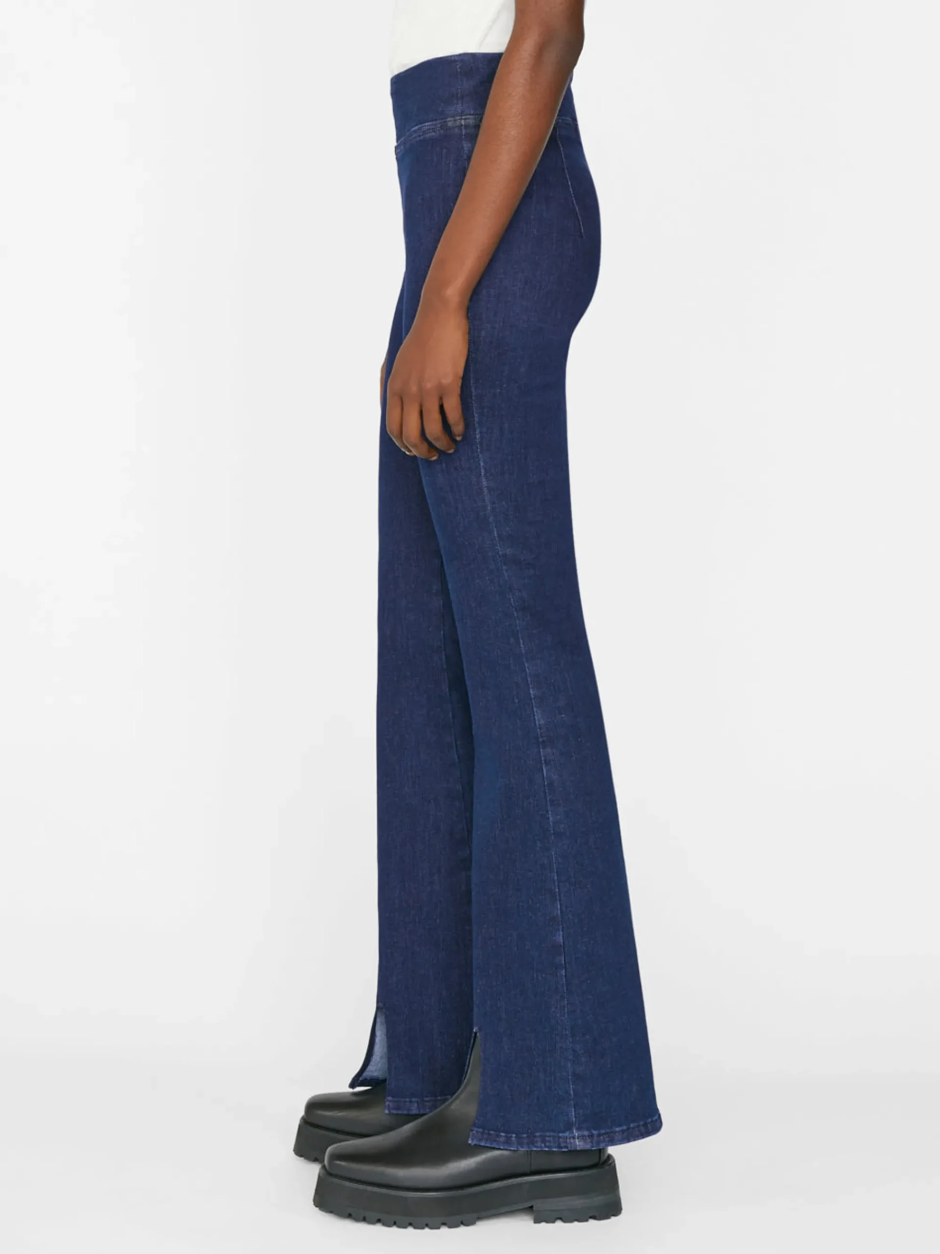 Women FRAME The Jetset Slit Flare in