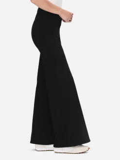 Women FRAME The Jetset Wide Leg in Sheen Noir