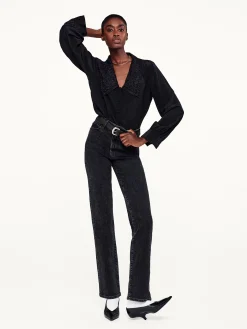 Women FRAME The Ruler in