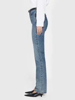 Women FRAME The Ruler in