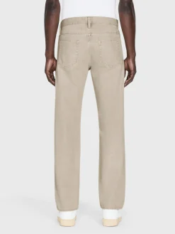 FRAME The Straight Jean in Beach Sand