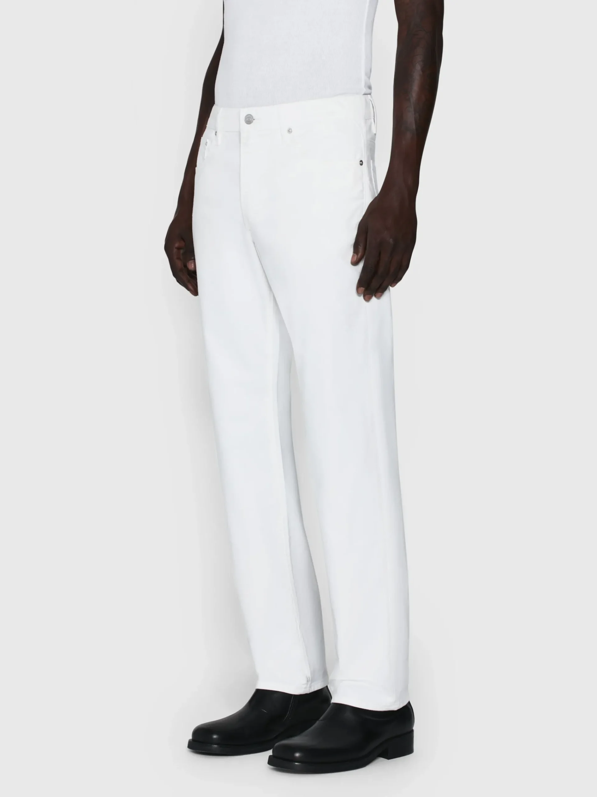 FRAME The Straight Jean in Off White