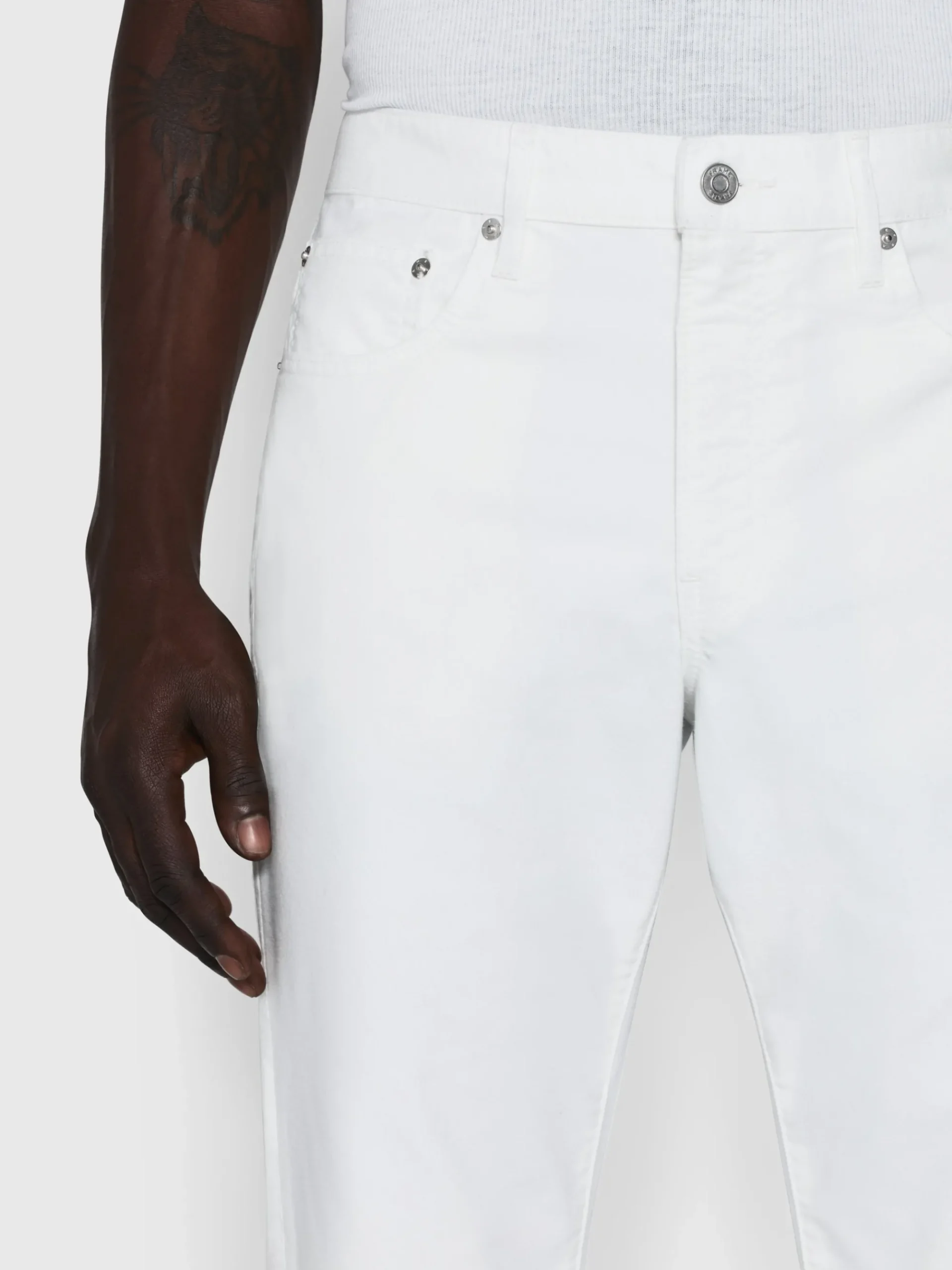 FRAME The Straight Jean in Off White