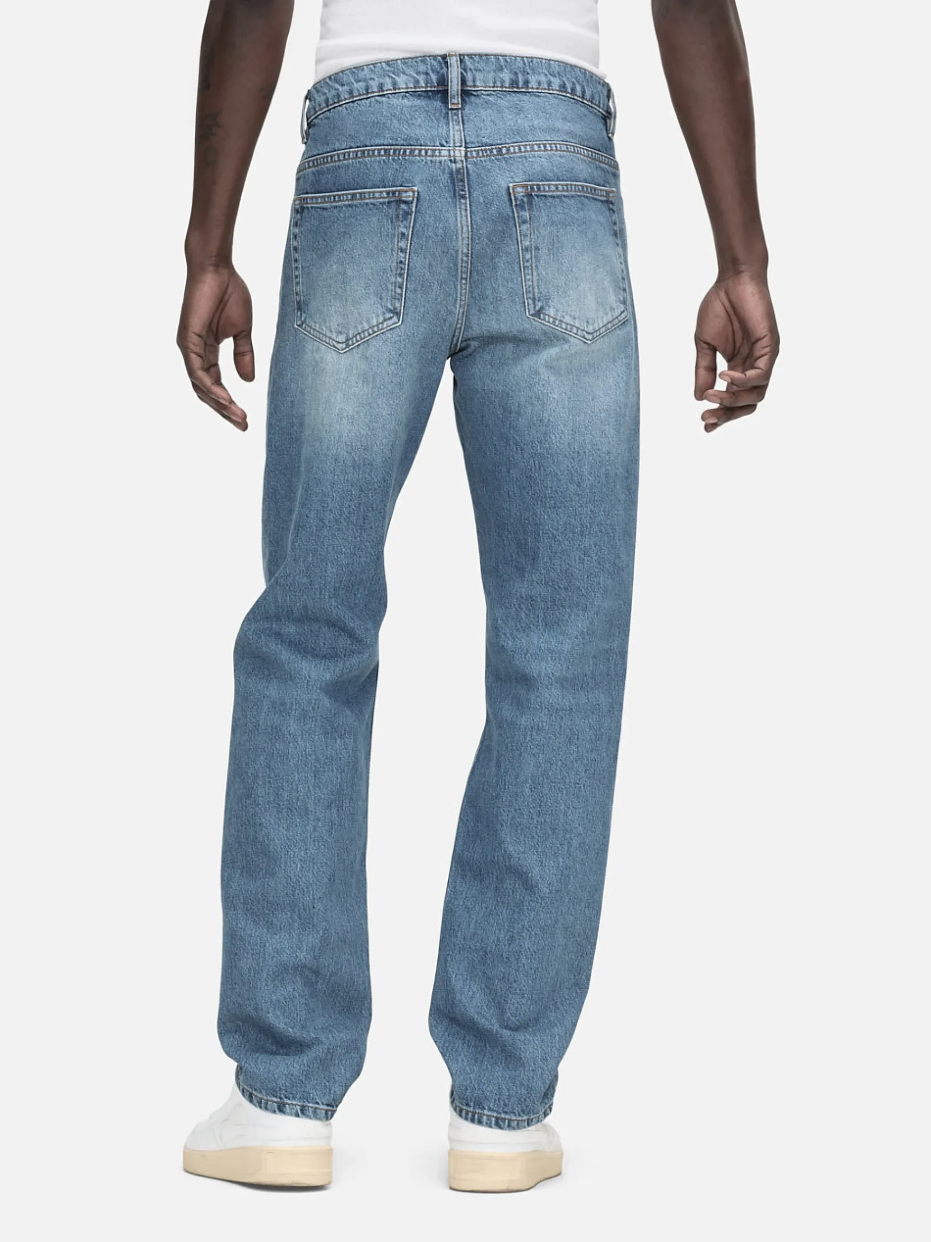 FRAME The Straight Jean in Raywood Clean