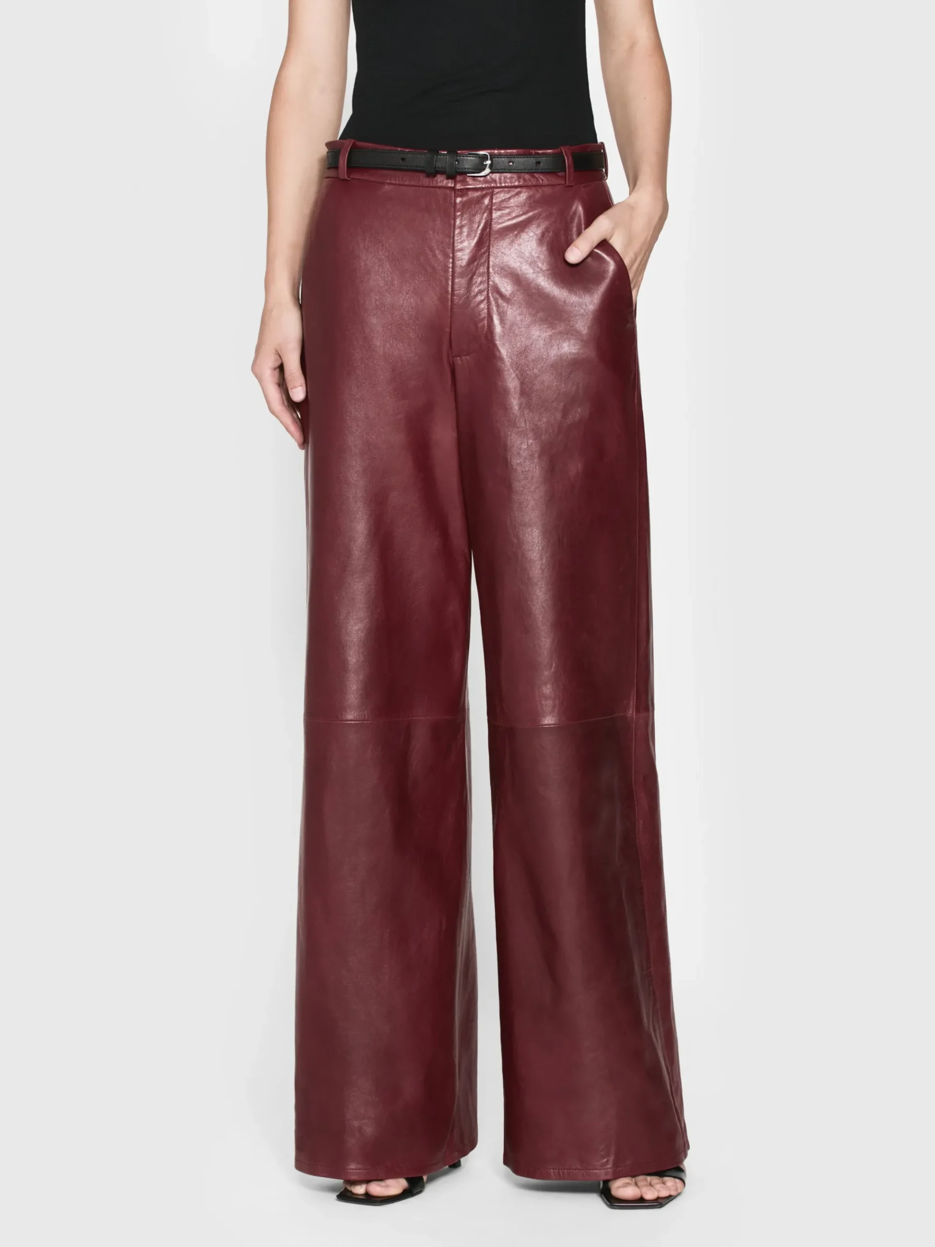 Women FRAME The Wide Leather Trouser in Syrah Red