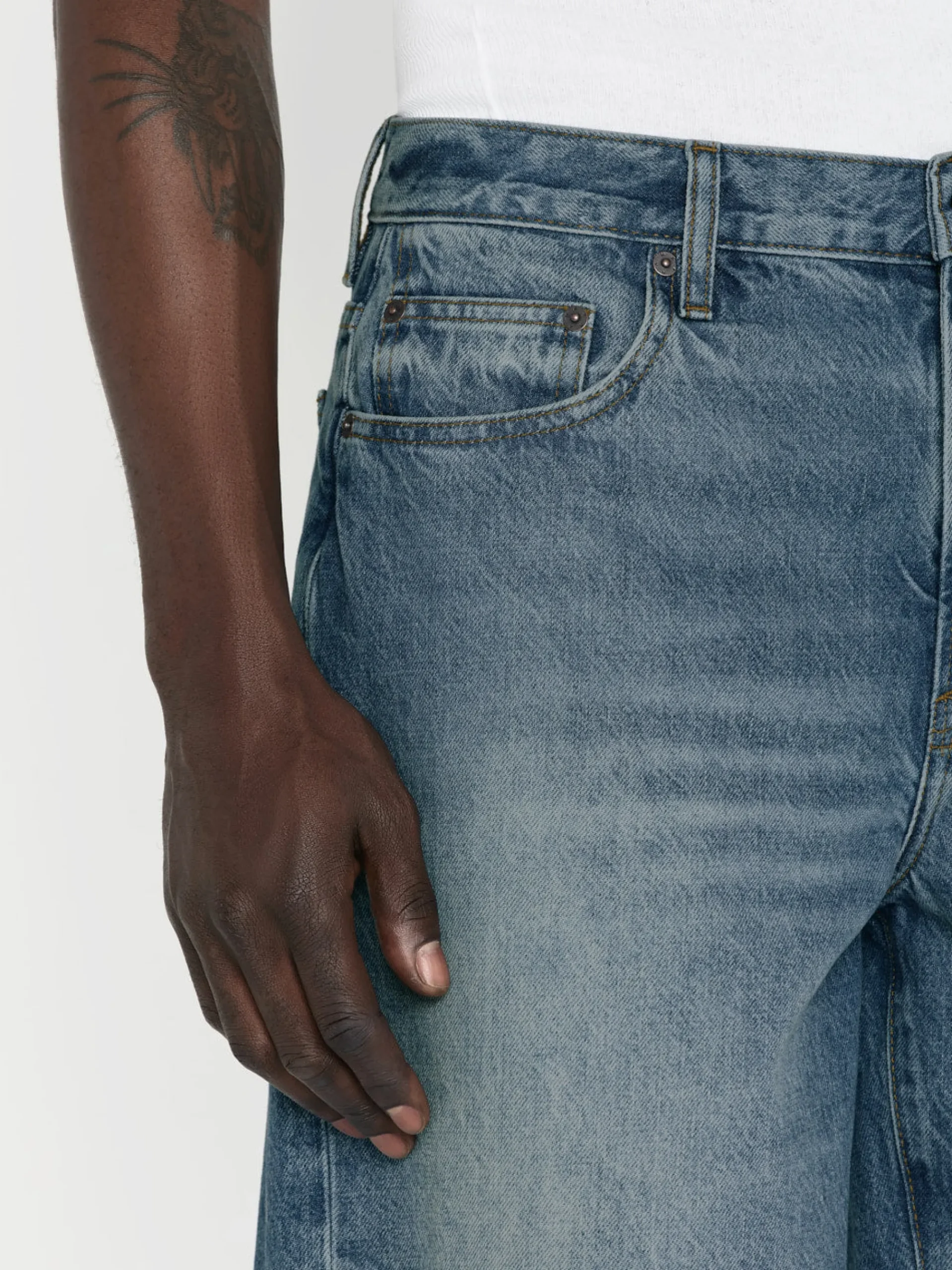 FRAME Vintage Denim Short in Raywood