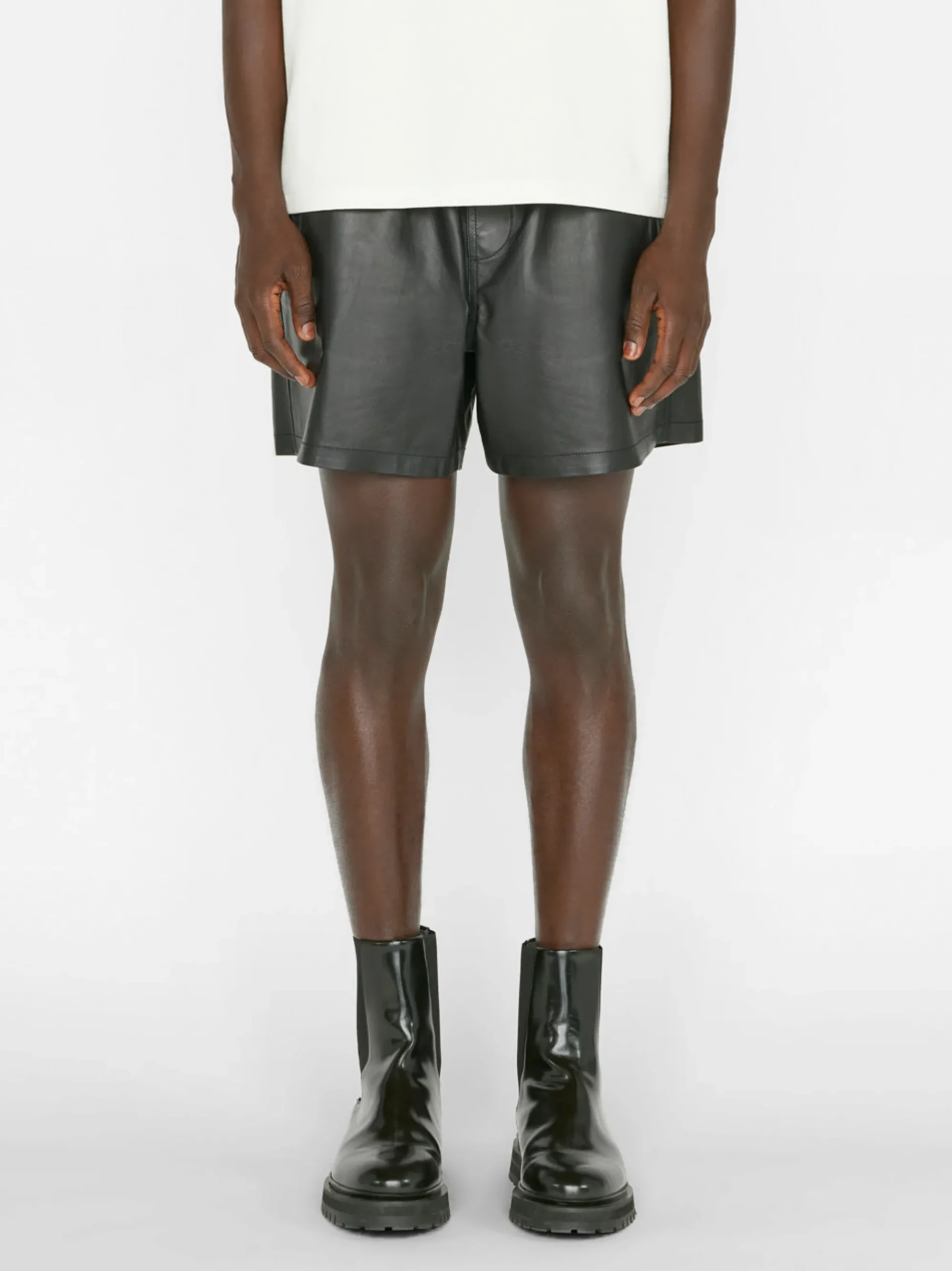 FRAME Volley Leather Short in